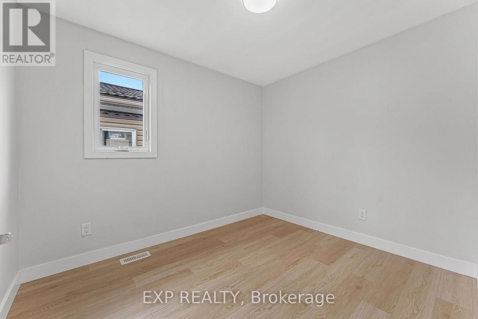 Photo 10 of 319 East 28th Street, Hamilton ON