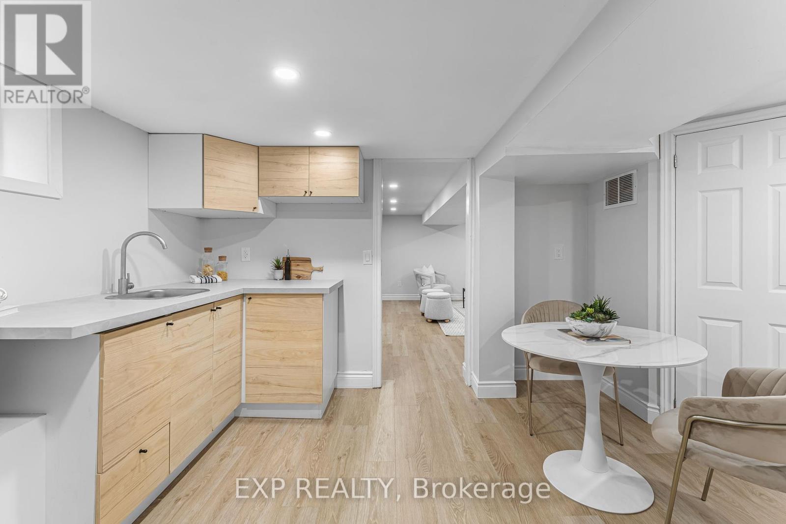 Photo 28 of 319 East 28th Street, Hamilton ON