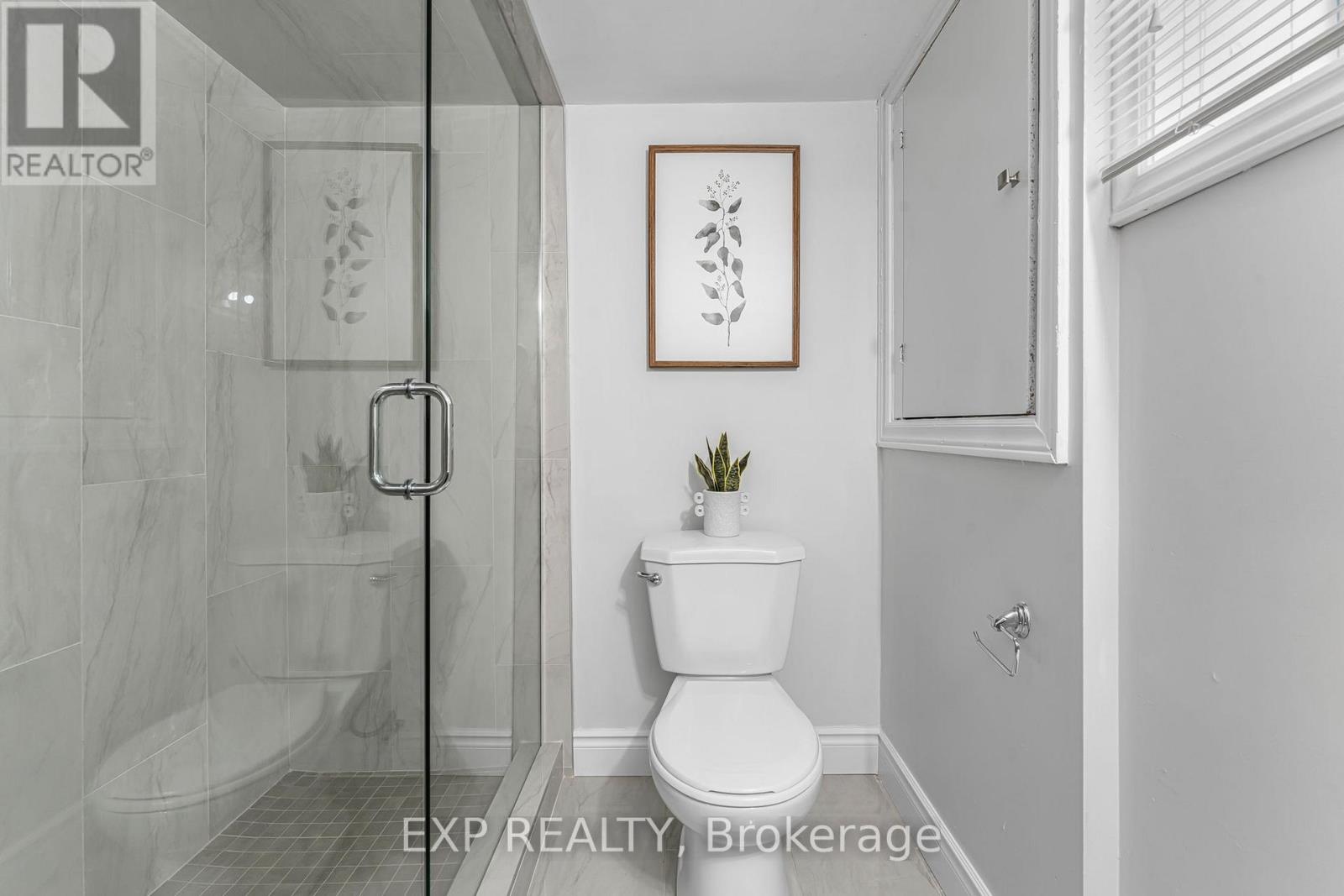Photo 32 of 319 East 28th Street, Hamilton ON