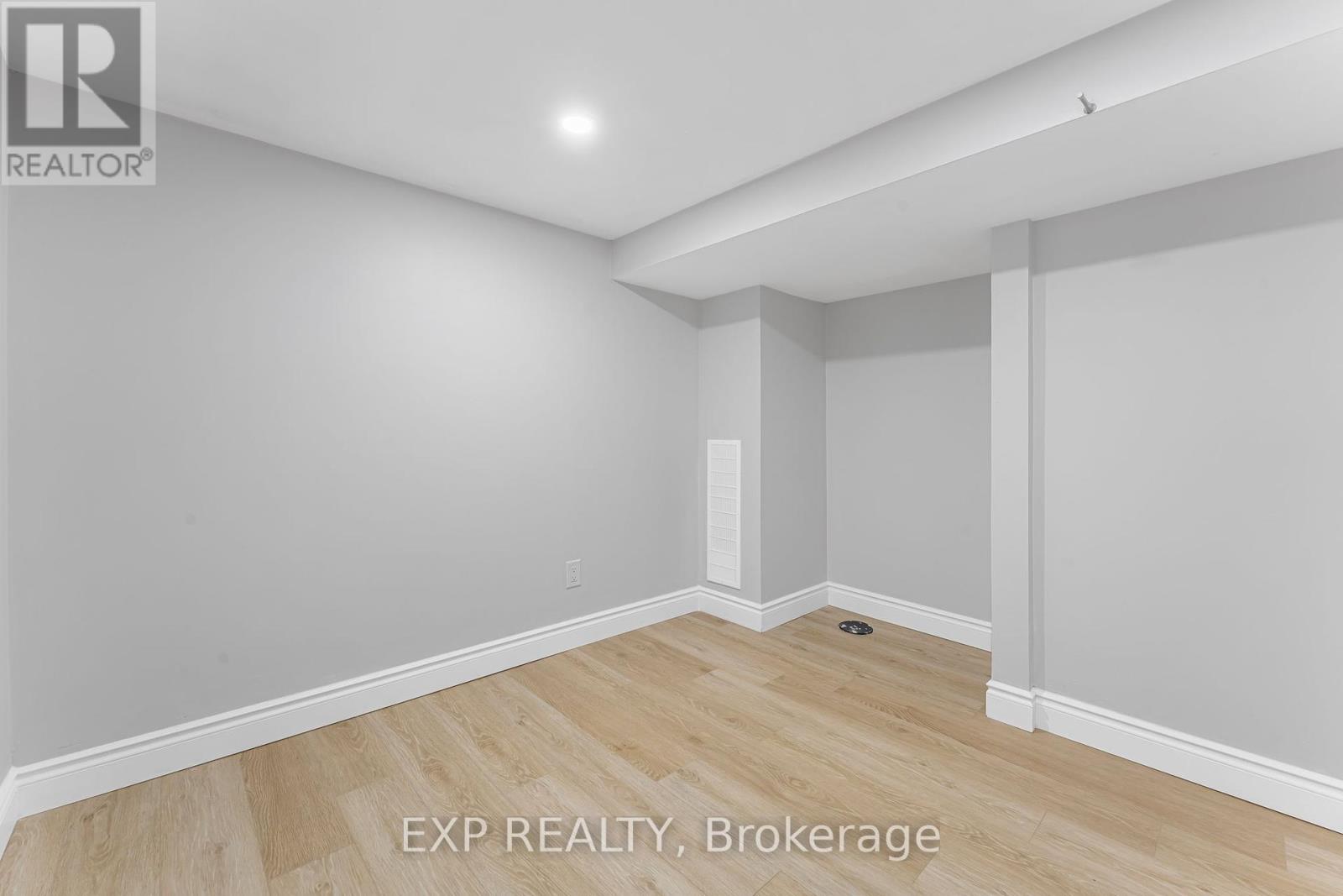 Photo 36 of 319 East 28th Street, Hamilton ON