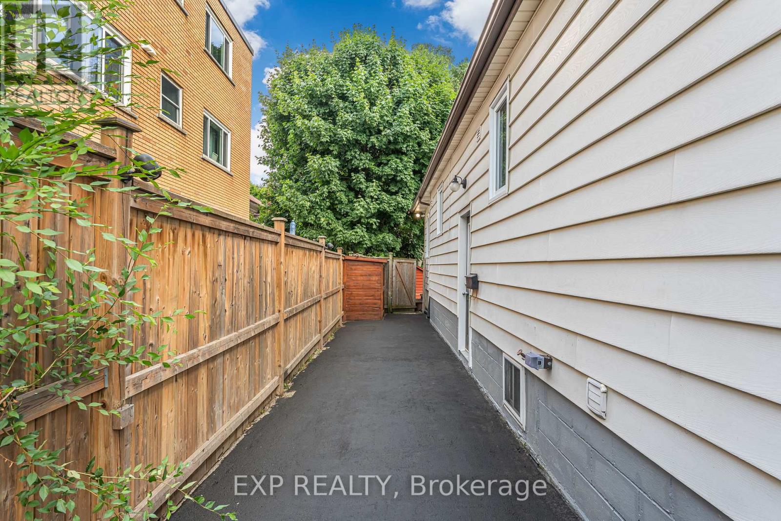 Photo 37 of 319 East 28th Street, Hamilton ON