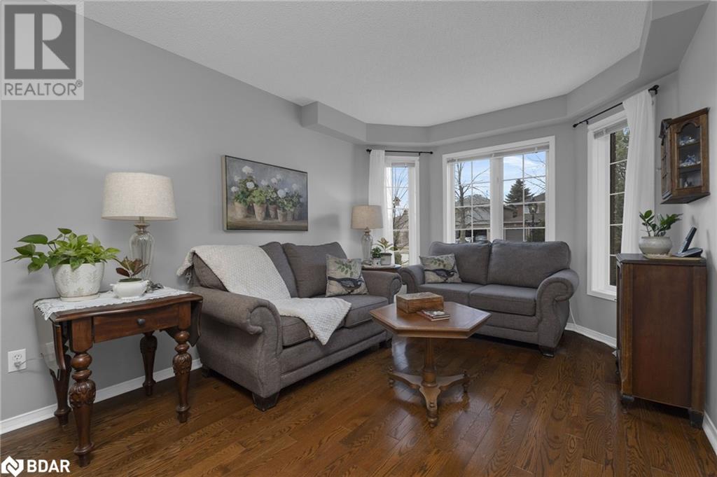 Photo 11 of 47 Finlay Road, Barrie ON