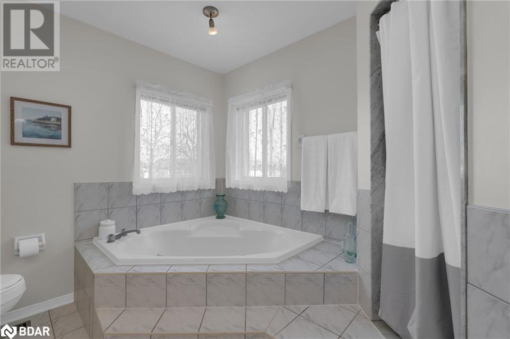 Photo 24 of 47 Finlay Road, Barrie ON