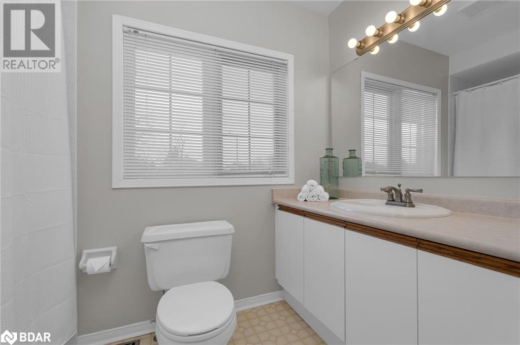 Photo 8 of 47 Finlay Road, Barrie ON
