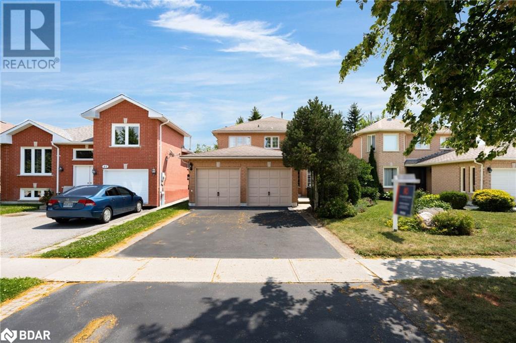 Photo 2 of 47 Finlay Road, Barrie ON