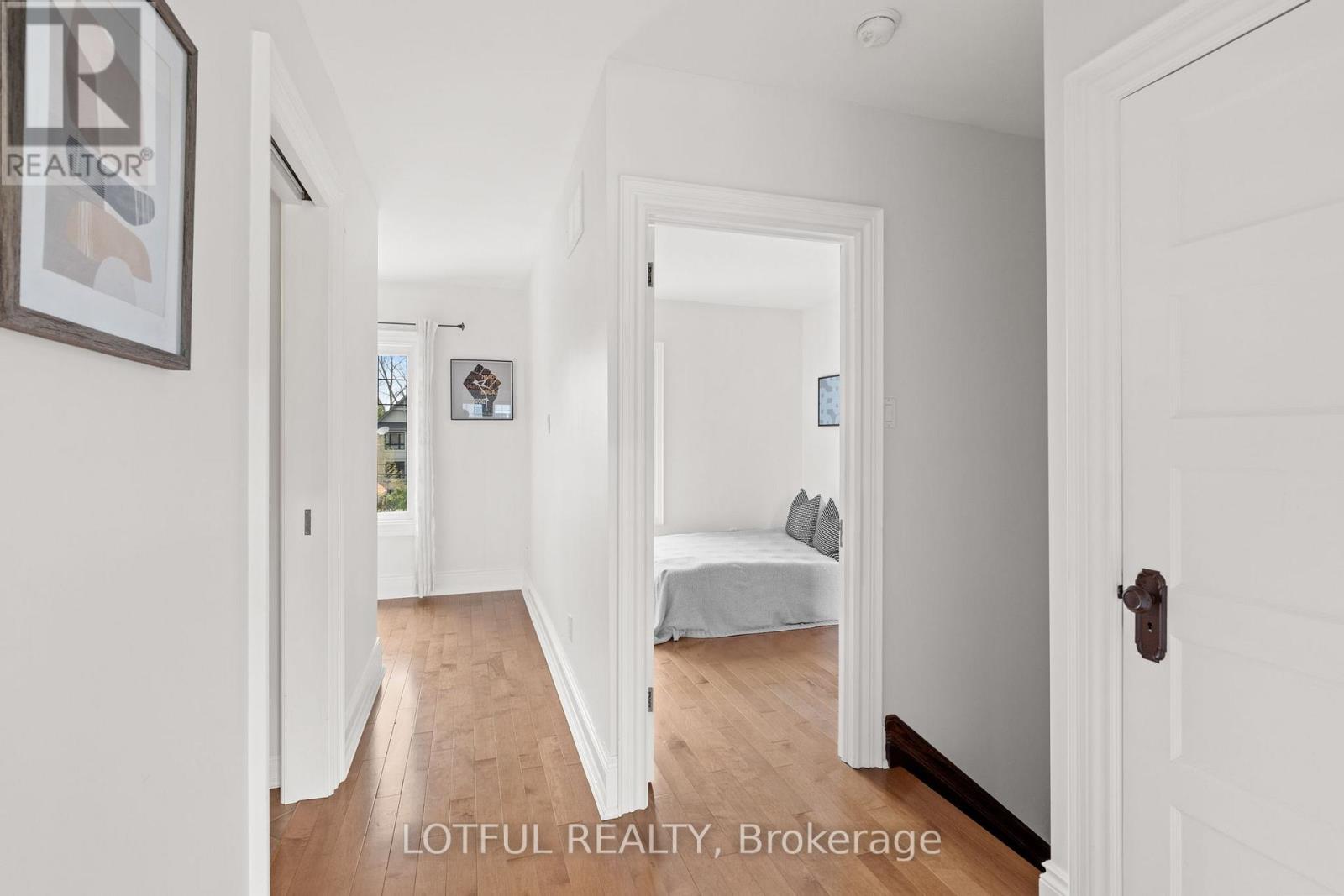 Photo 4 of 45 Hampton Avenue, Ottawa ON