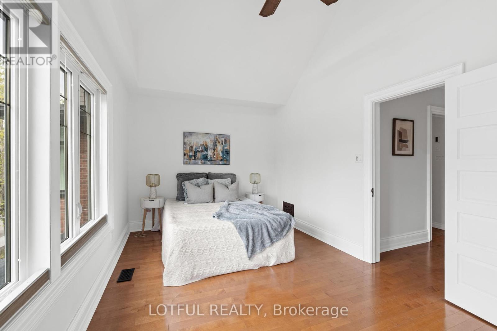 Photo 18 of 45 Hampton Avenue, Ottawa ON