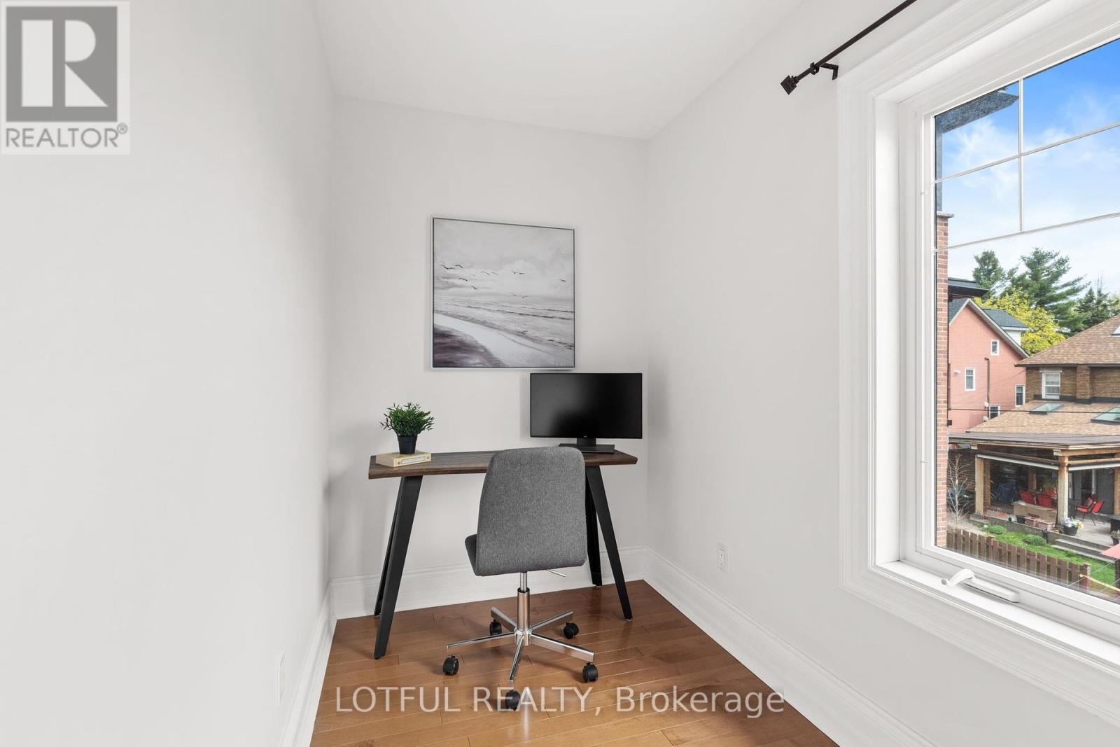 Photo 15 of 45 Hampton Avenue, Ottawa ON