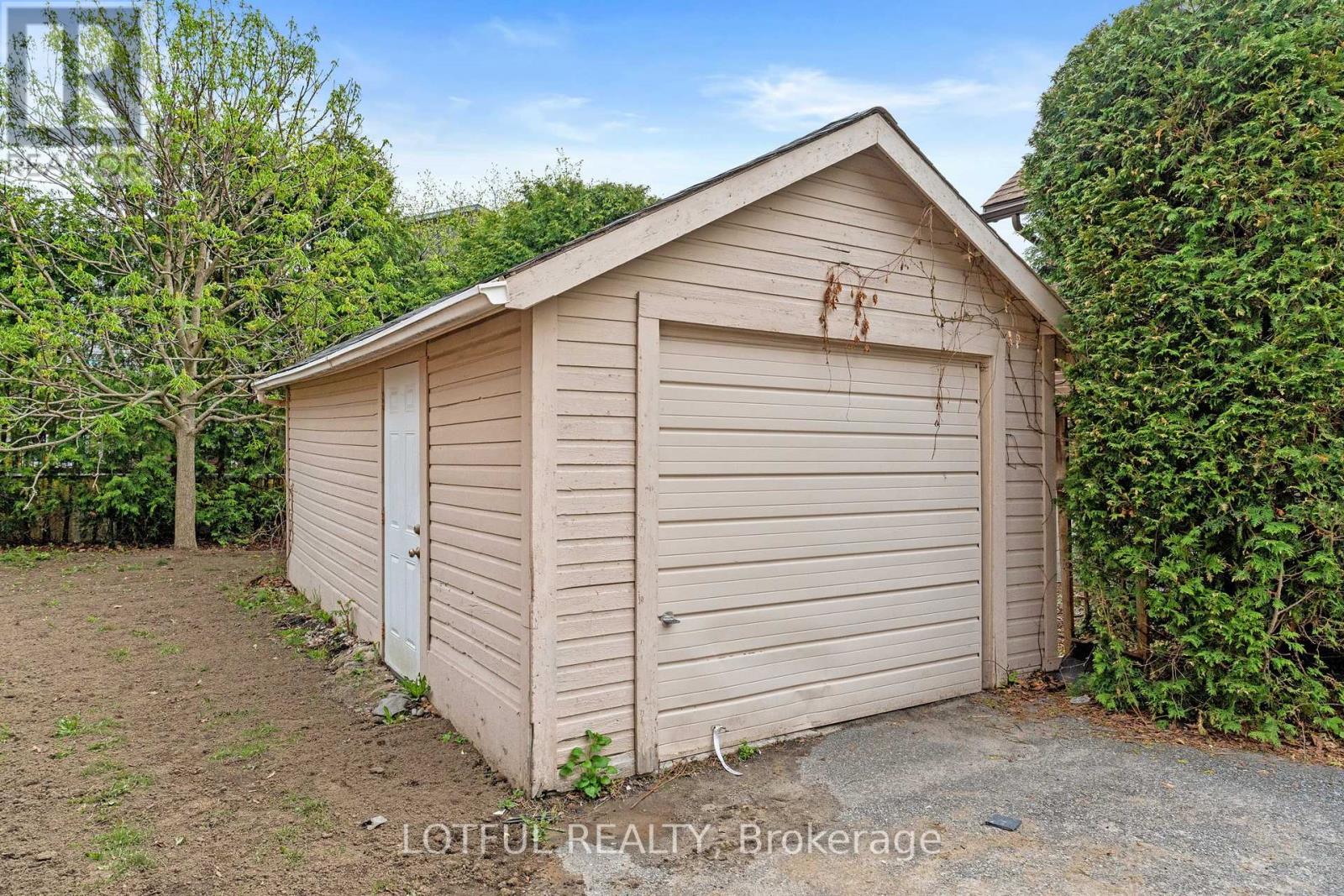Photo 13 of 45 Hampton Avenue, Ottawa ON