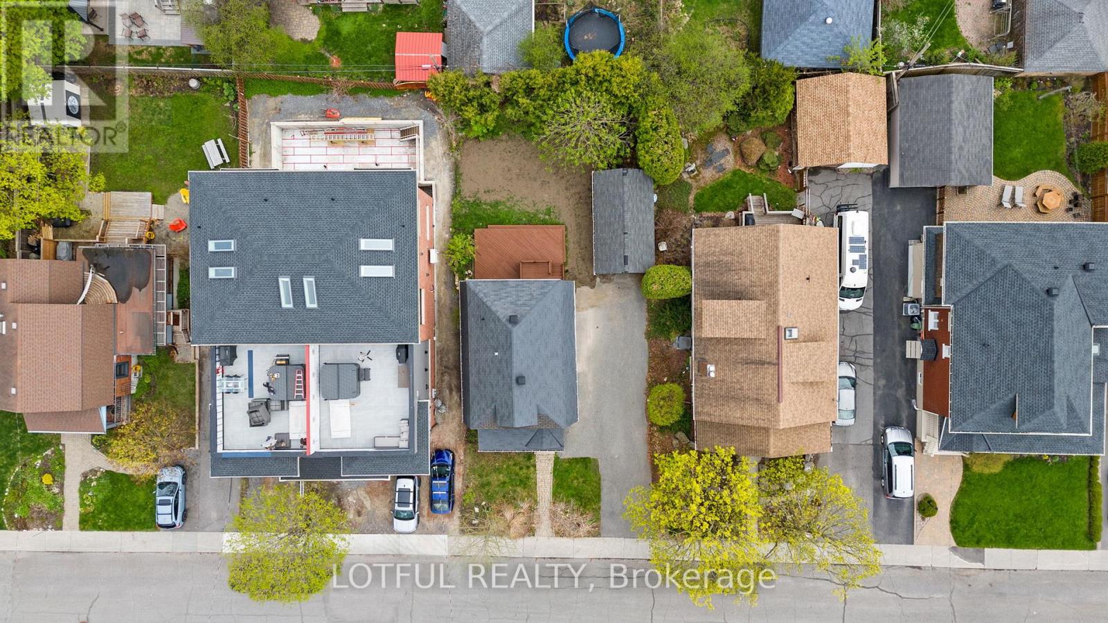 Photo 12 of 45 Hampton Avenue, Ottawa ON