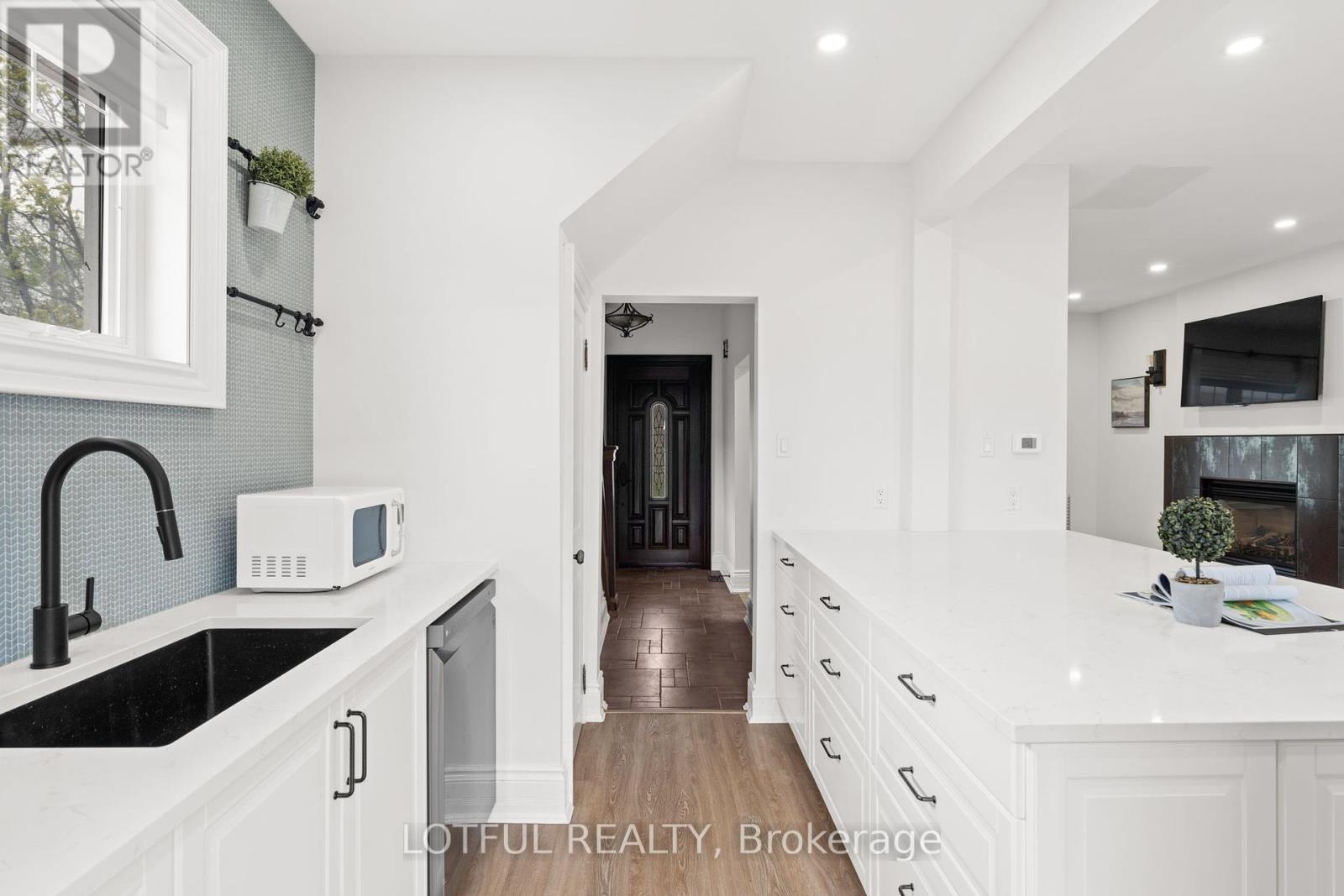 Photo 3 of 45 Hampton Avenue, Ottawa ON
