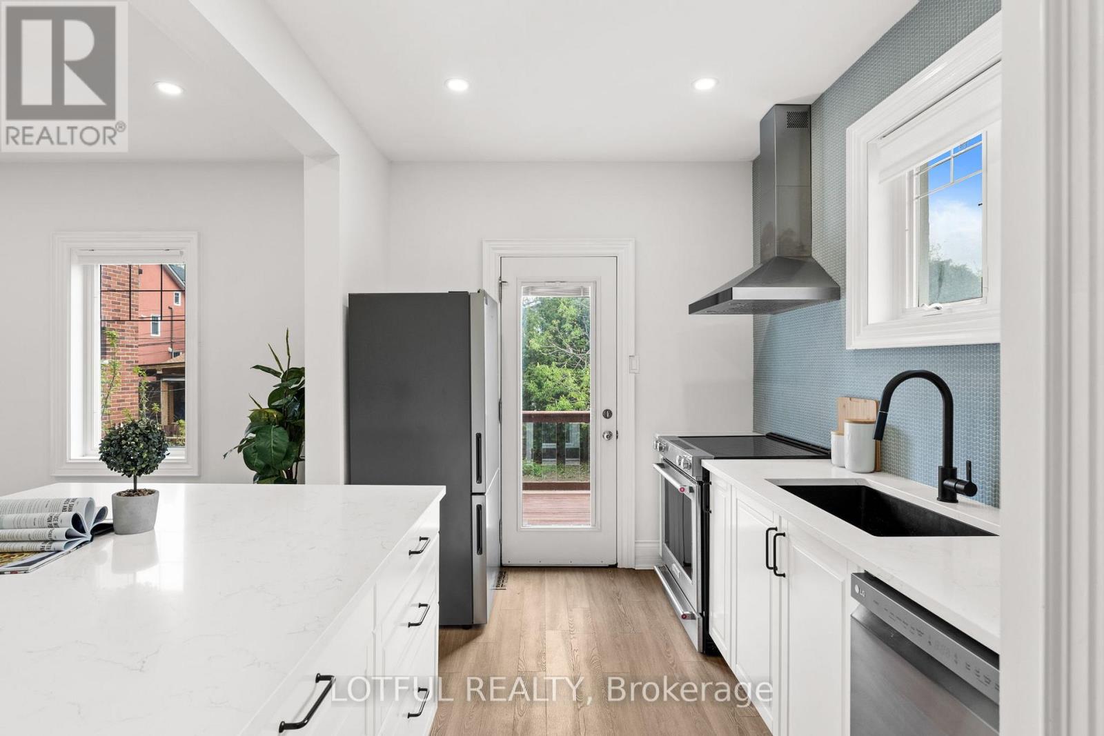 Photo 17 of 45 Hampton Avenue, Ottawa ON