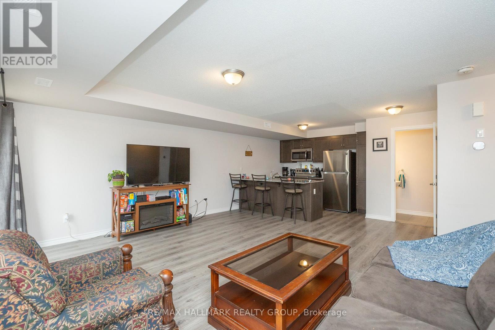 Photo 13 of 105 Walleye Private, Ottawa ON