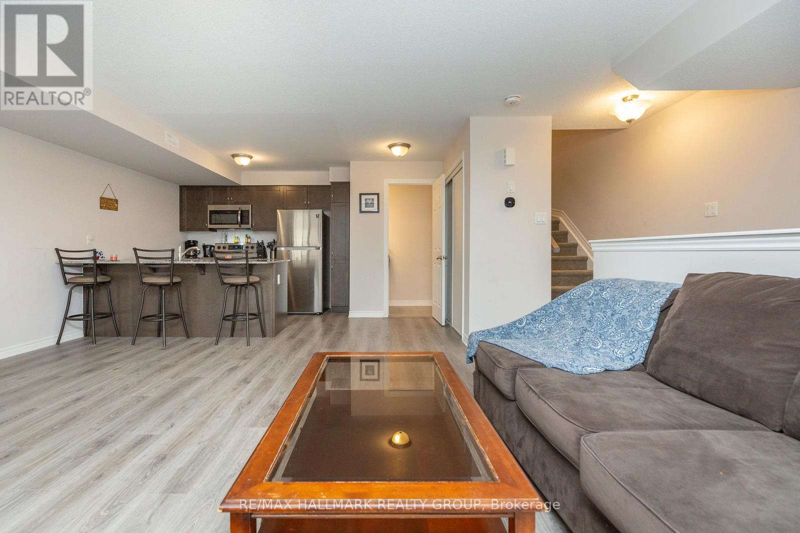 Photo 14 of 105 Walleye Private, Ottawa ON