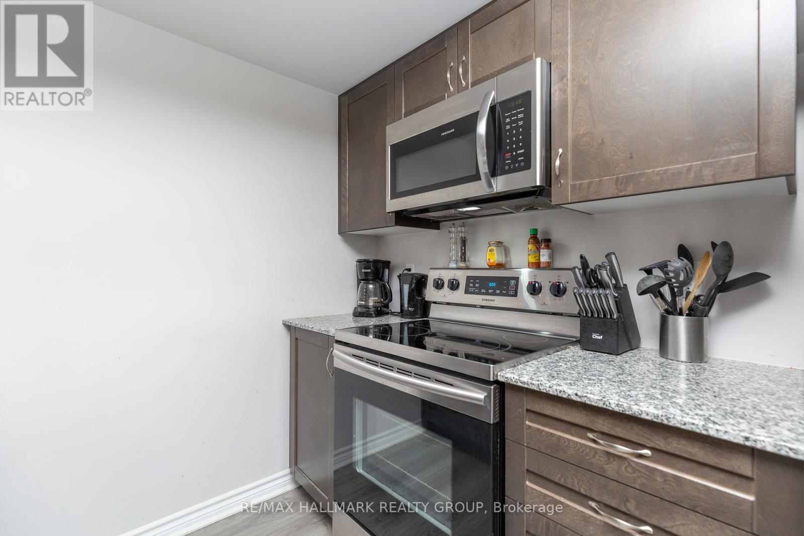 Photo 20 of 105 Walleye Private, Ottawa ON
