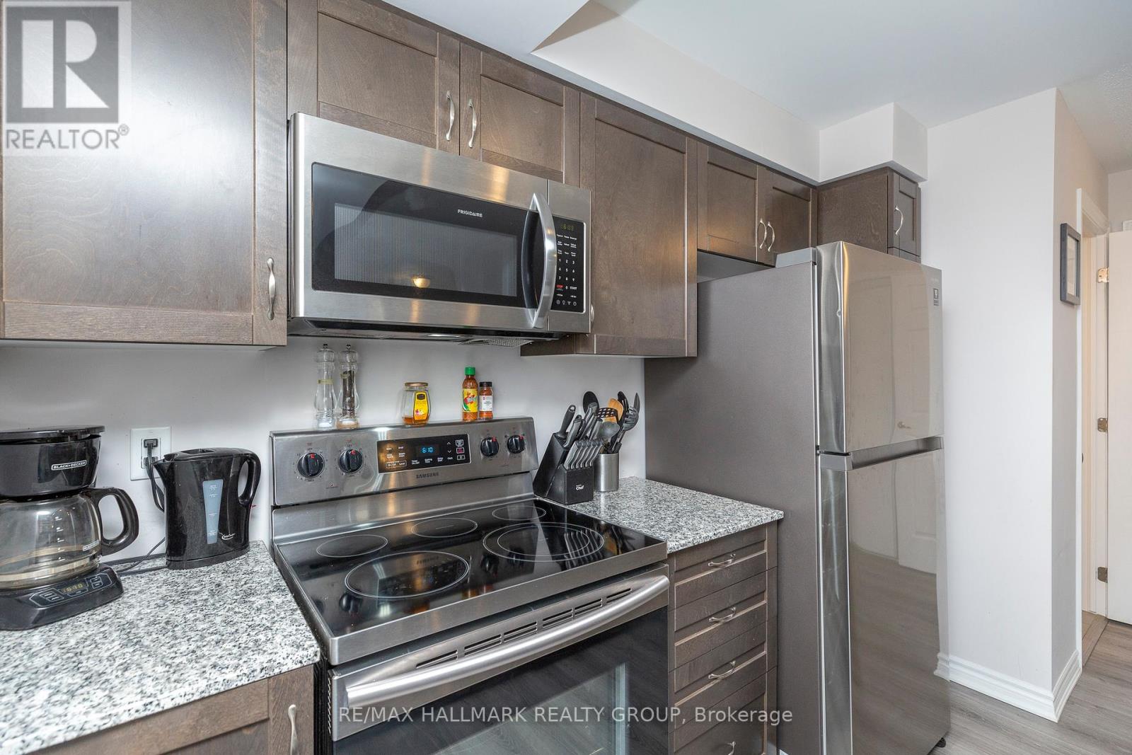 Photo 22 of 105 Walleye Private, Ottawa ON
