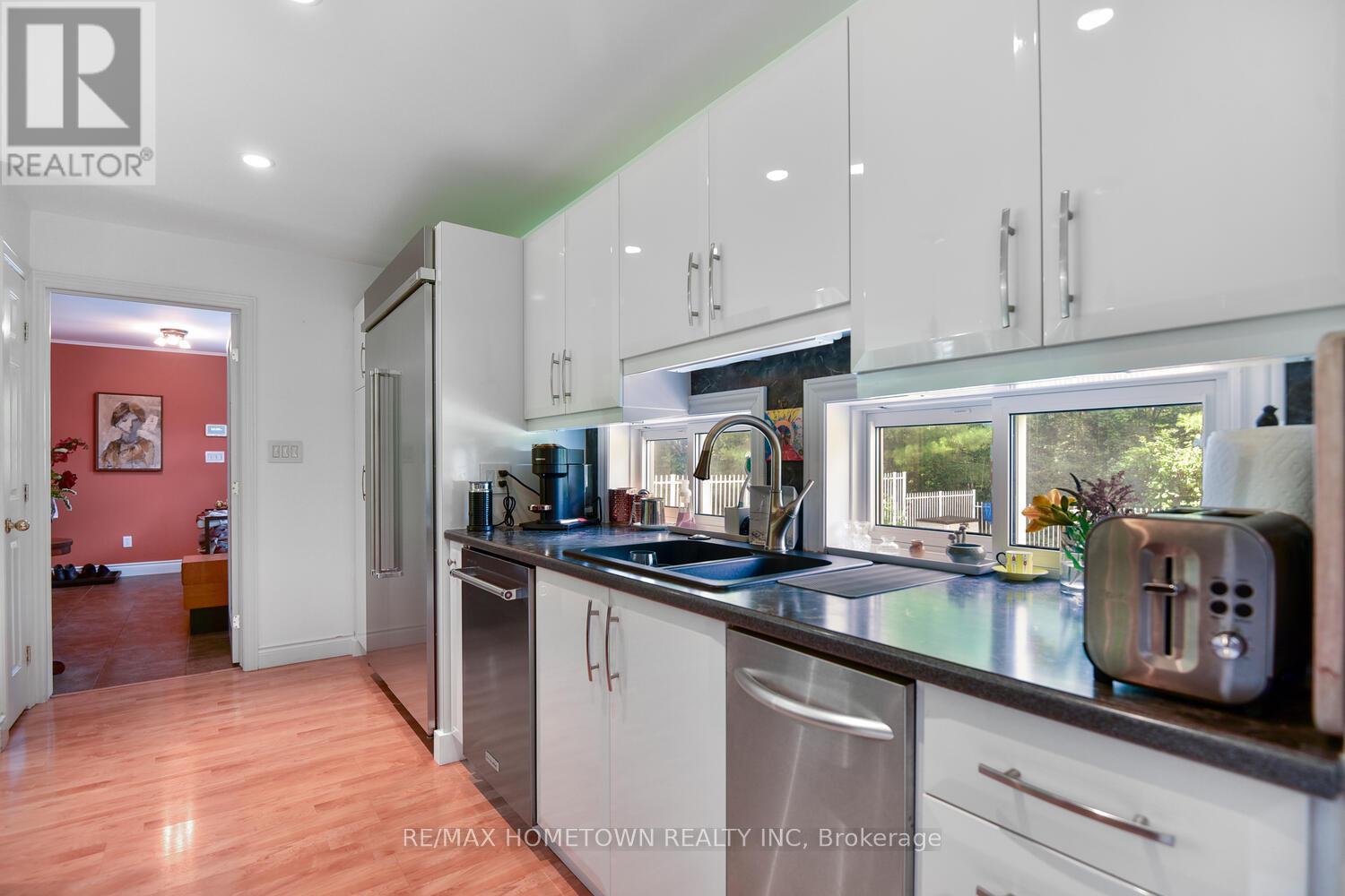 Photo 12 of 1326 Lily Bay Drive N, Elizabethtownkitley ON