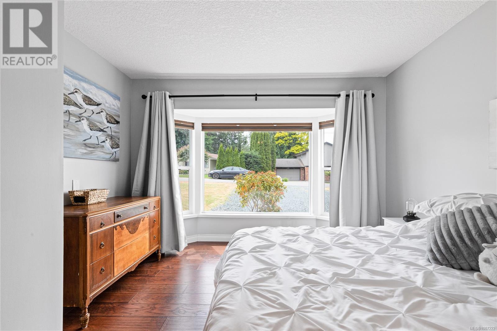 Photo 15 of 585 Tamarack Dr, Qualicum Beach BC