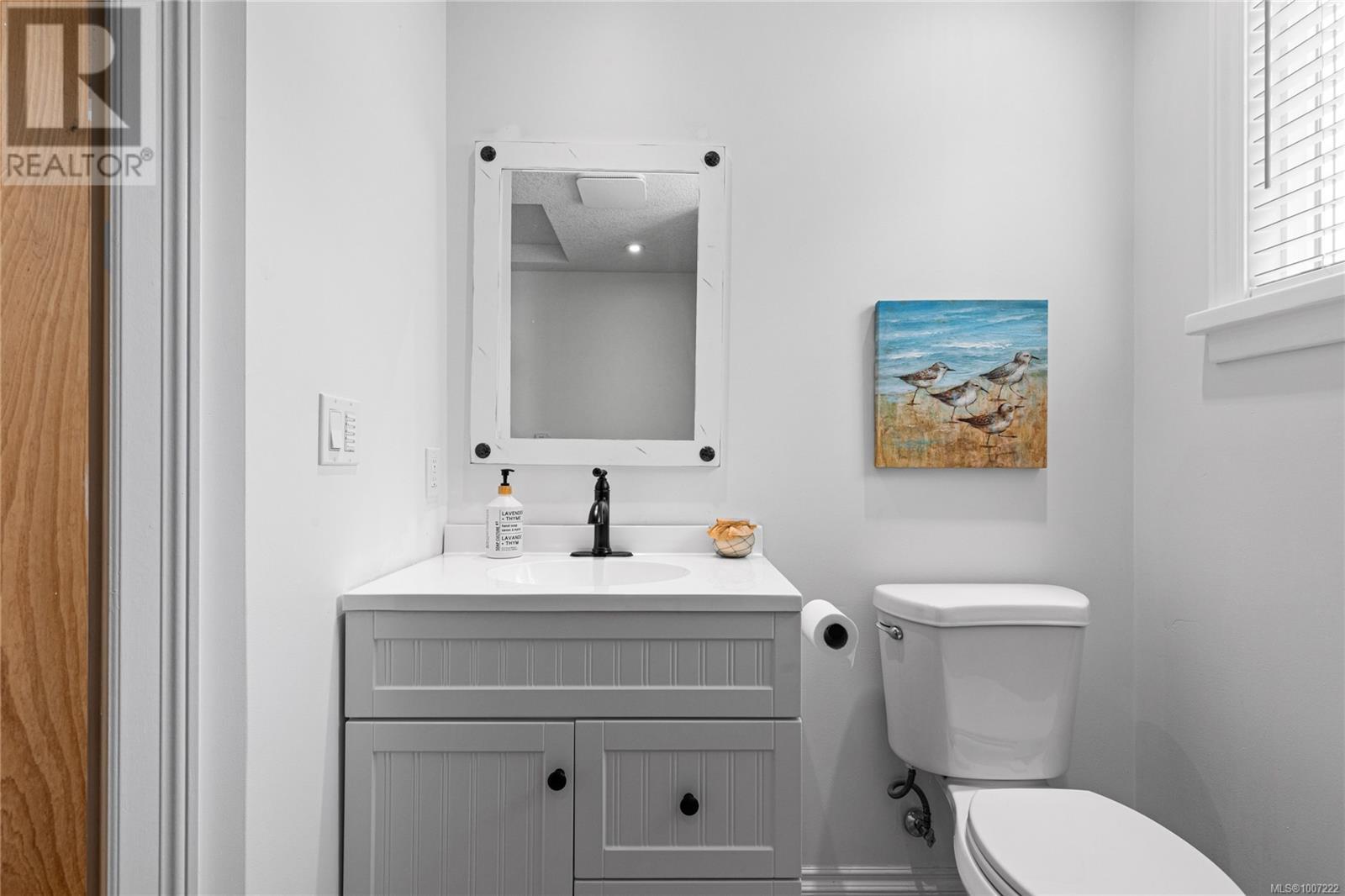 Photo 17 of 585 Tamarack Dr, Qualicum Beach BC