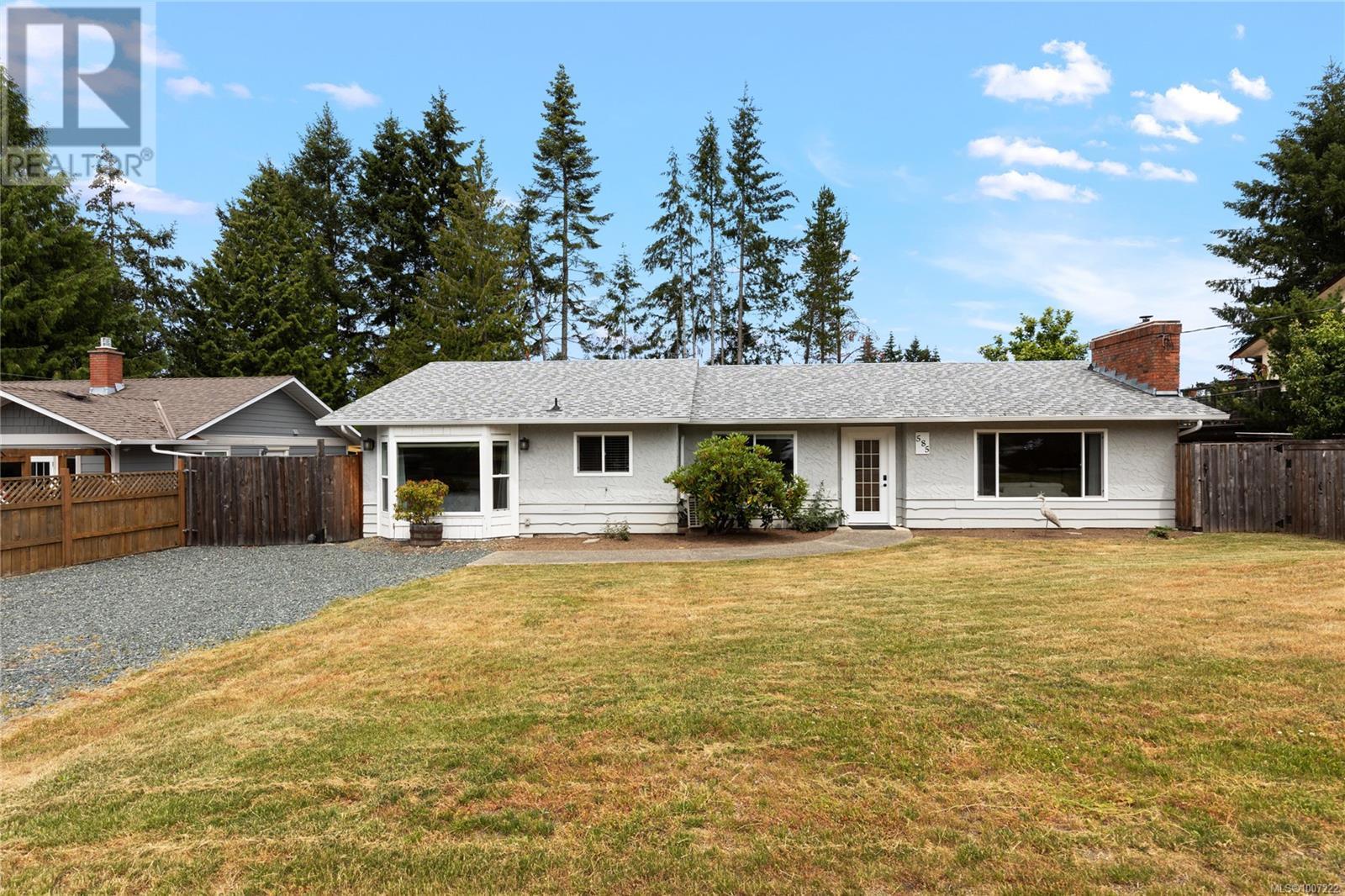 Photo 26 of 585 Tamarack Dr, Qualicum Beach BC