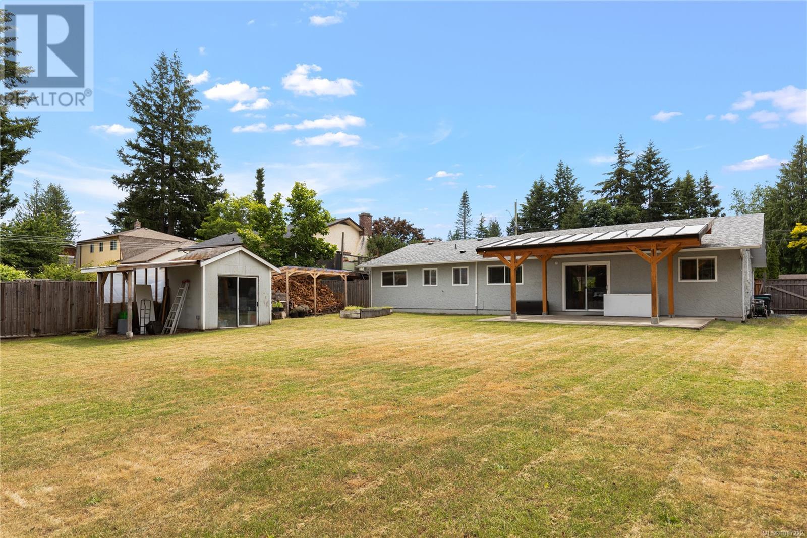 Photo 31 of 585 Tamarack Dr, Qualicum Beach BC