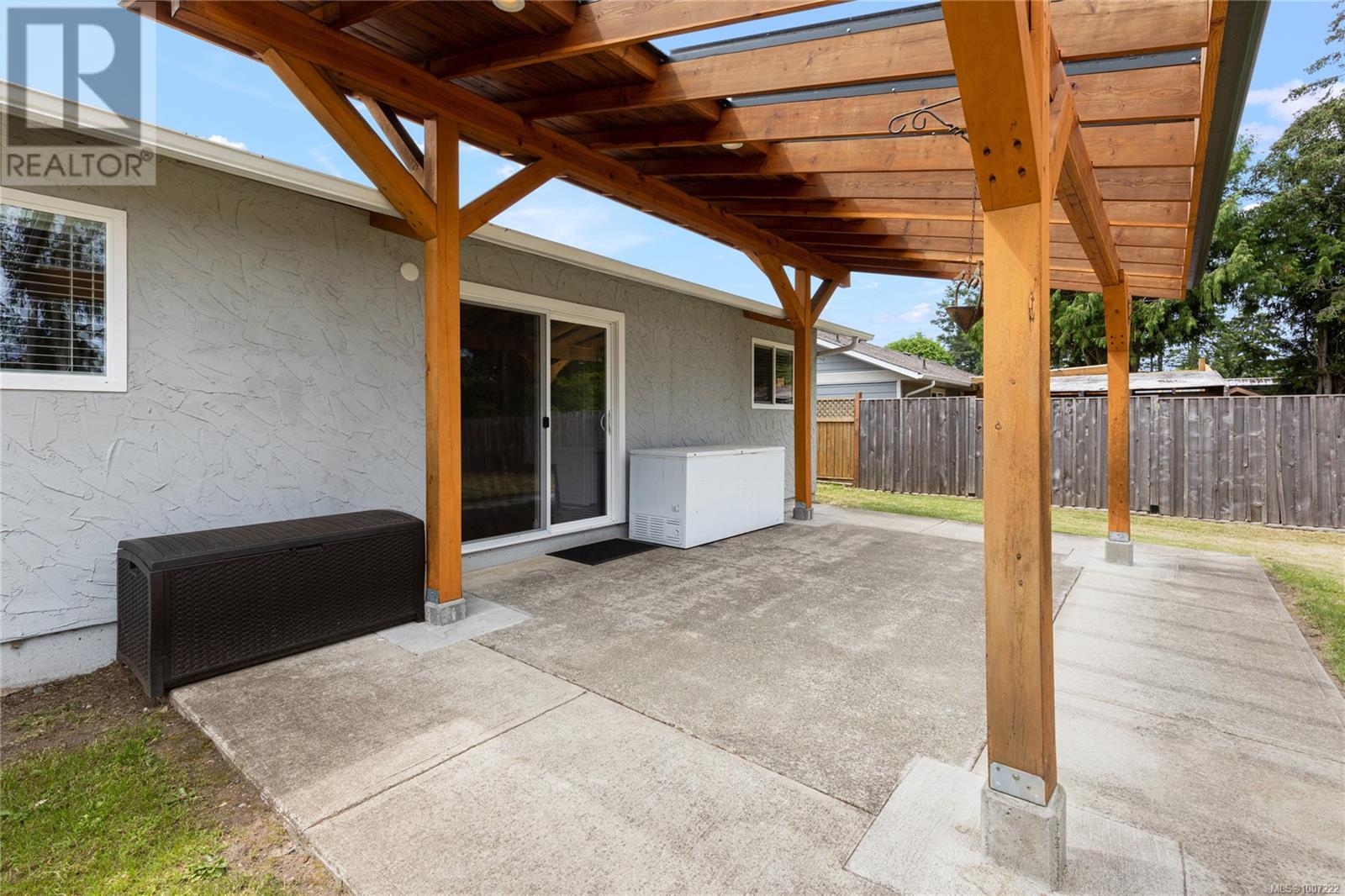 Photo 32 of 585 Tamarack Dr, Qualicum Beach BC