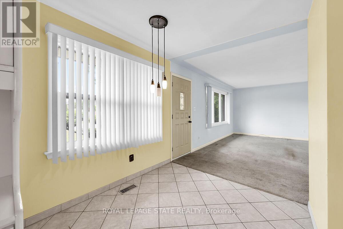 Photo 9 of 220 Winona Road, Hamilton ON
