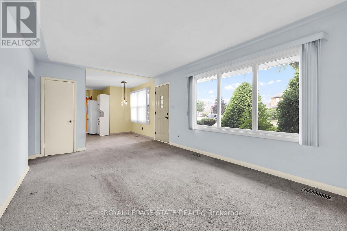 Photo 6 of 220 Winona Road, Hamilton ON