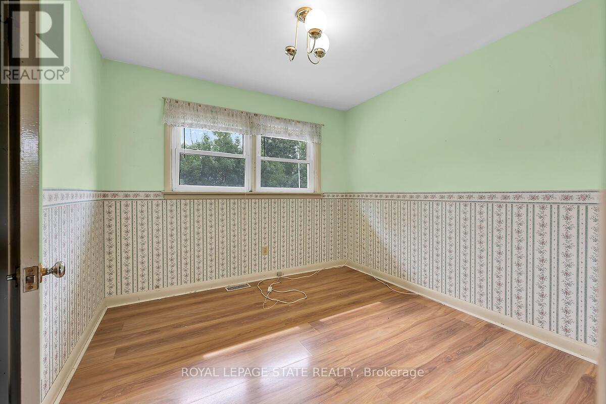 Photo 30 of 220 Winona Road, Hamilton ON