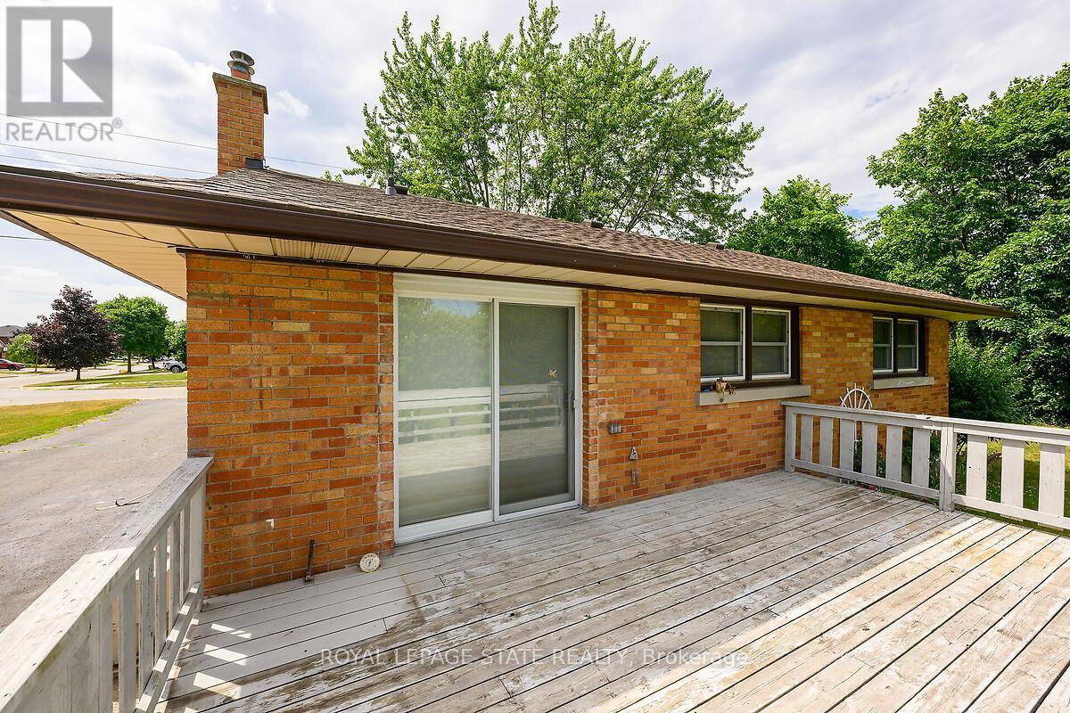 Photo 24 of 220 Winona Road, Hamilton ON