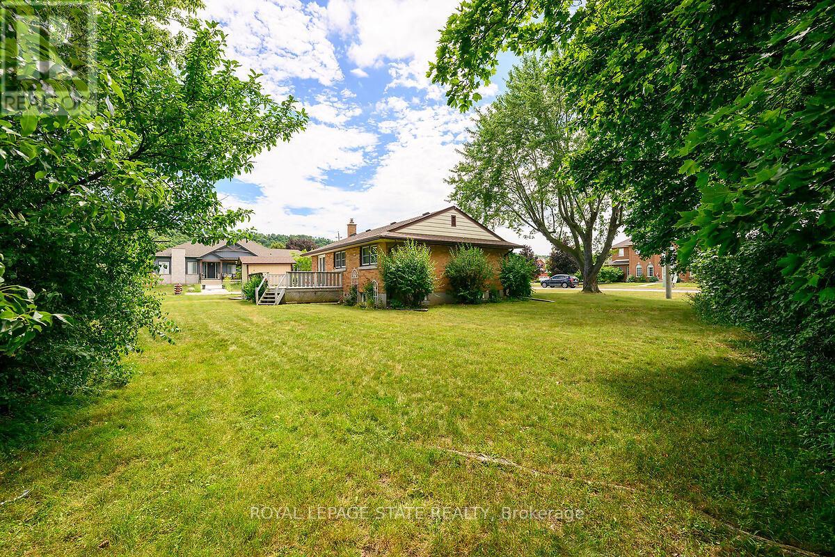Photo 4 of 220 Winona Road, Hamilton ON