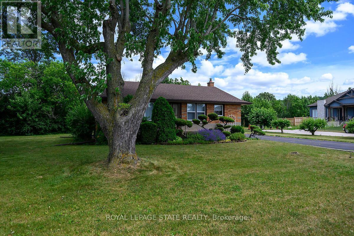 Photo 10 of 220 Winona Road, Hamilton ON