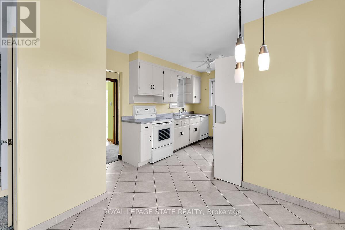 Photo 12 of 220 Winona Road, Hamilton ON