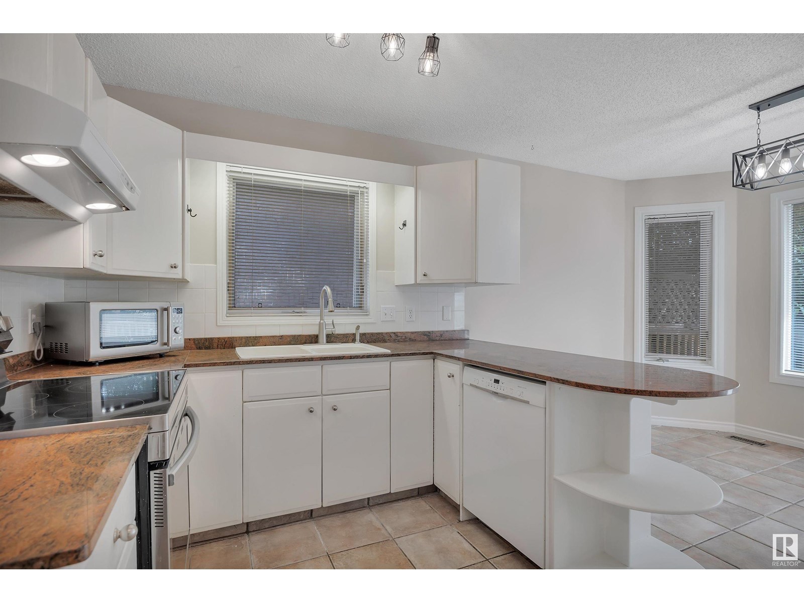 Photo 14 of 4803 59 St, Beaumont AB