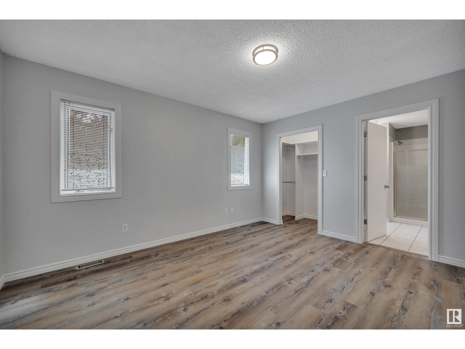 Photo 23 of 4803 59 St, Beaumont AB