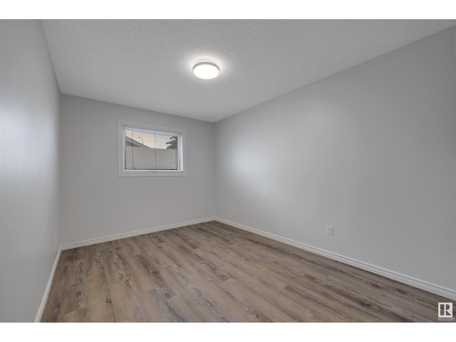 Photo 29 of 4803 59 St, Beaumont AB