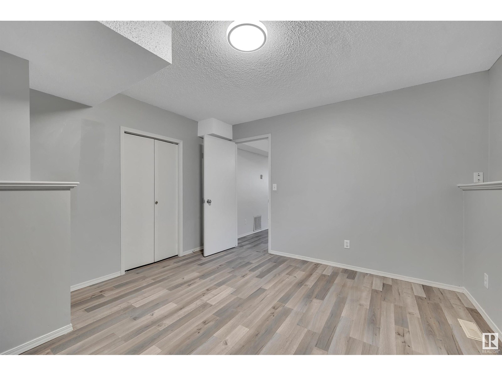 Photo 37 of 4803 59 St, Beaumont AB