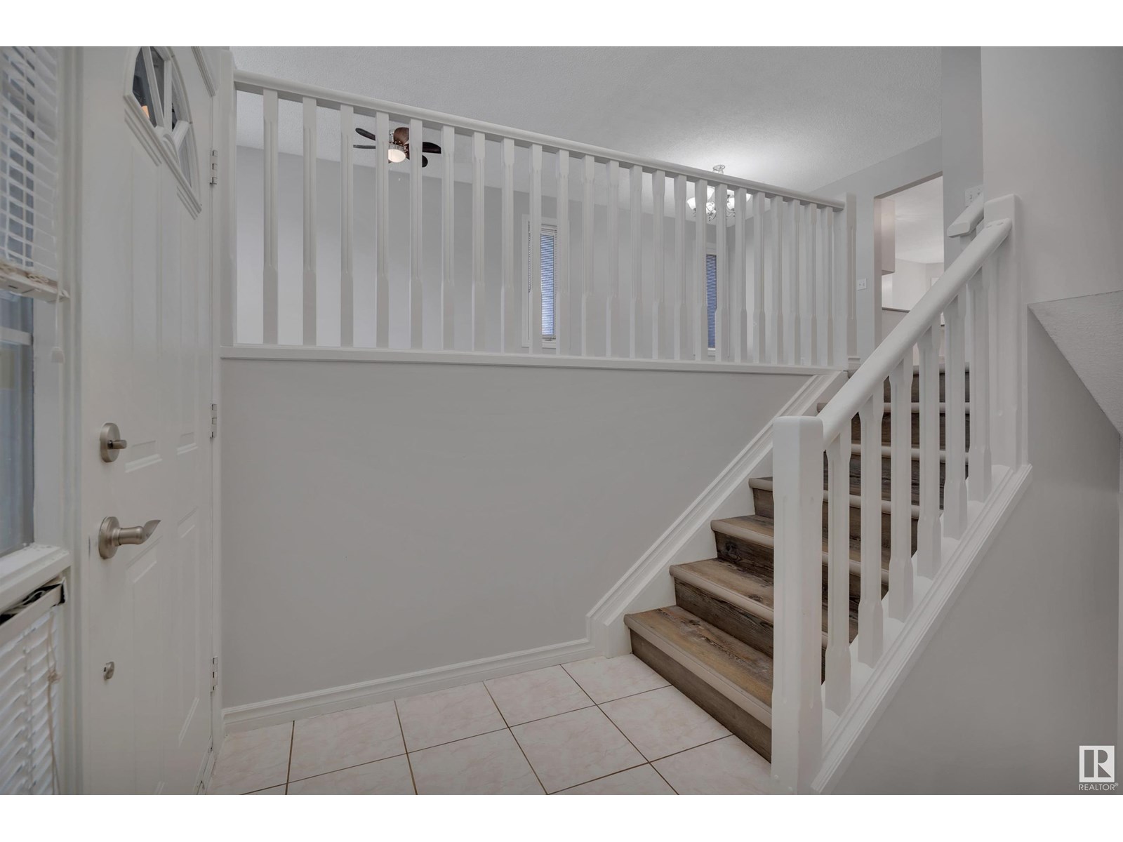 Photo 6 of 4803 59 St, Beaumont AB