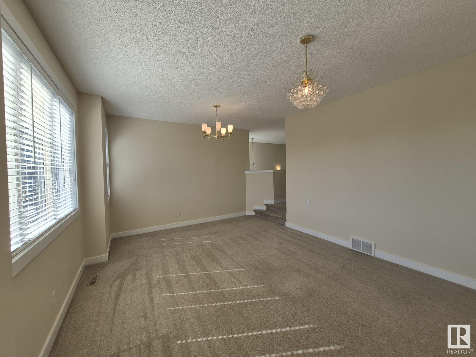 Photo 16 of 8361 Shaske Cr Nw, Edmonton AB