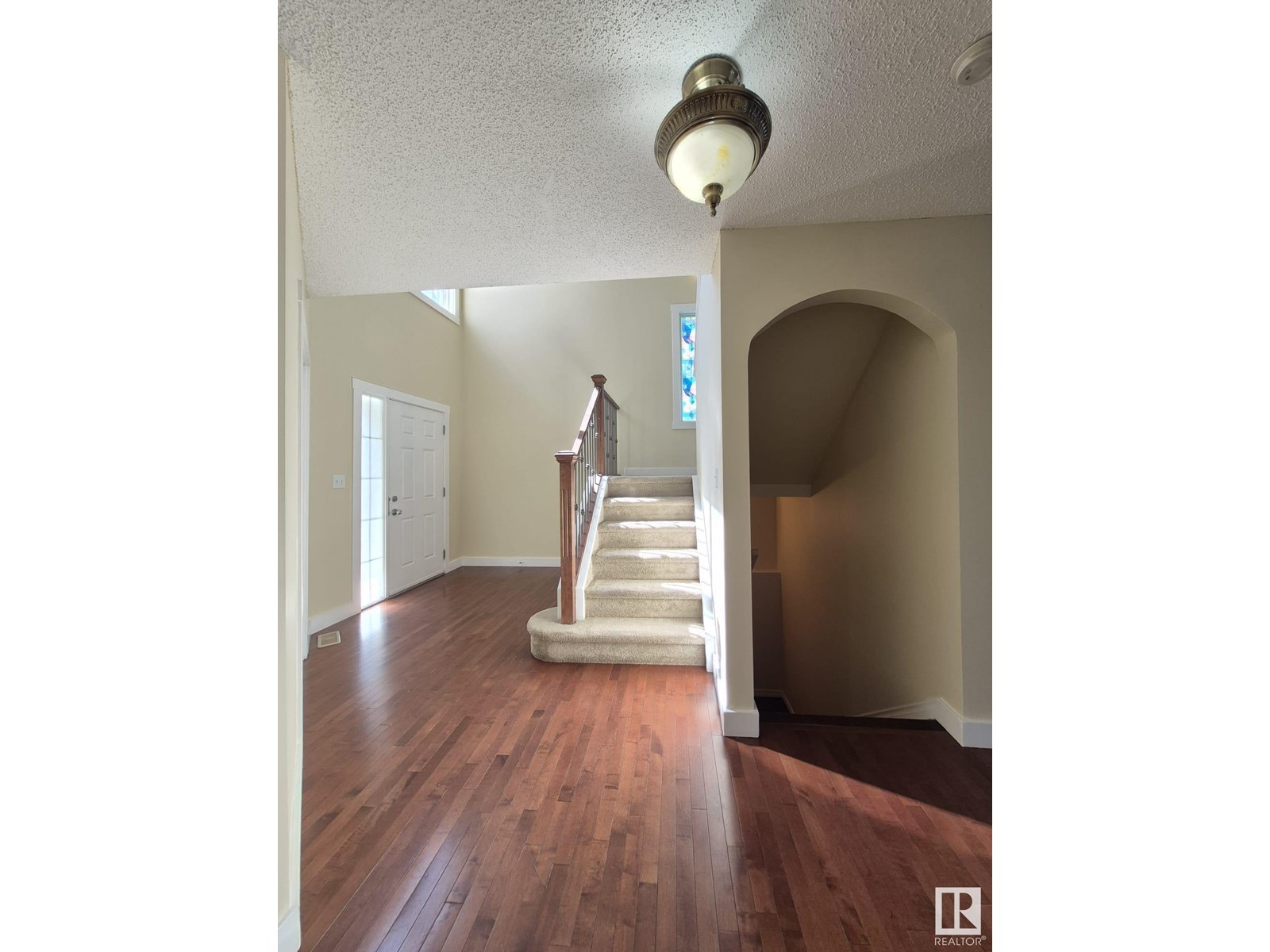 Photo 3 of 8361 Shaske Cr Nw, Edmonton AB