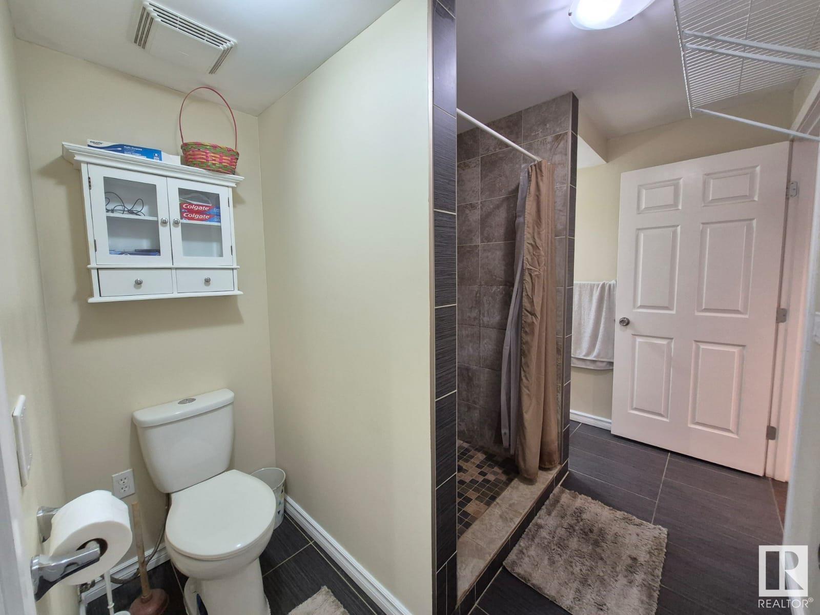 Photo 35 of 8361 Shaske Cr Nw, Edmonton AB