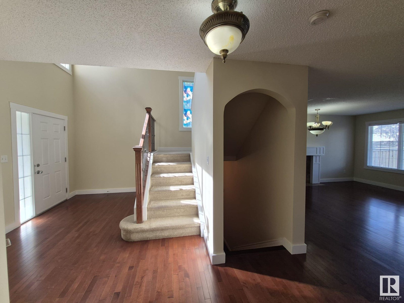 Photo 4 of 8361 Shaske Cr Nw, Edmonton AB