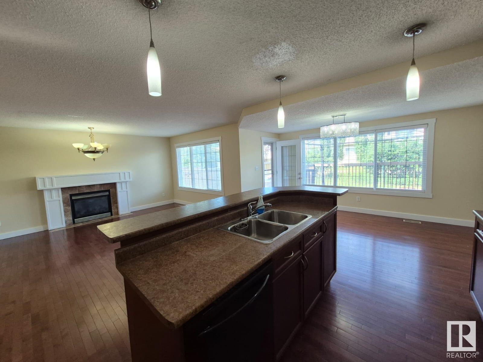 Photo 6 of 8361 Shaske Cr Nw, Edmonton AB