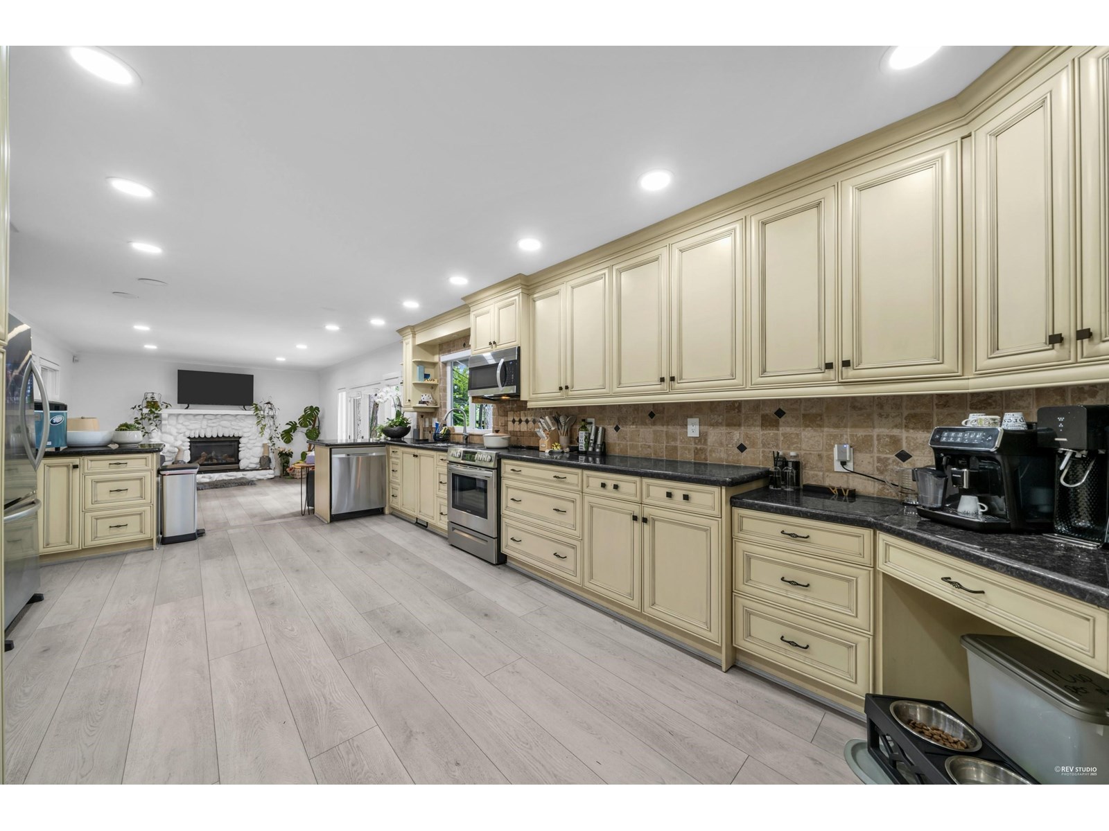 Photo 18 of 13591 19 Avenue, Surrey BC