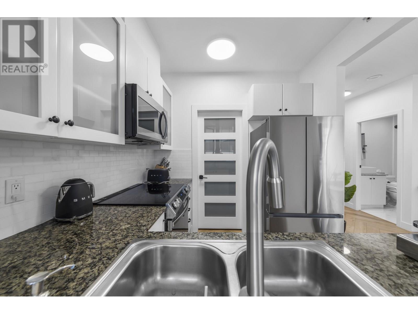 Photo 25 of 603 1238 Burrard Street, Vancouver BC