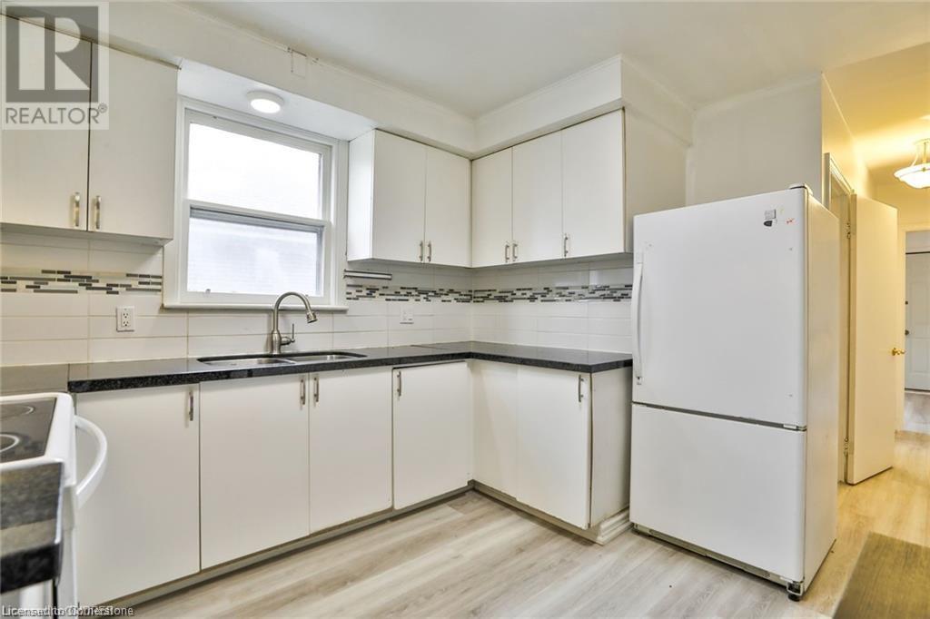 Photo 10 of 35 West 3rd Street, Hamilton ON