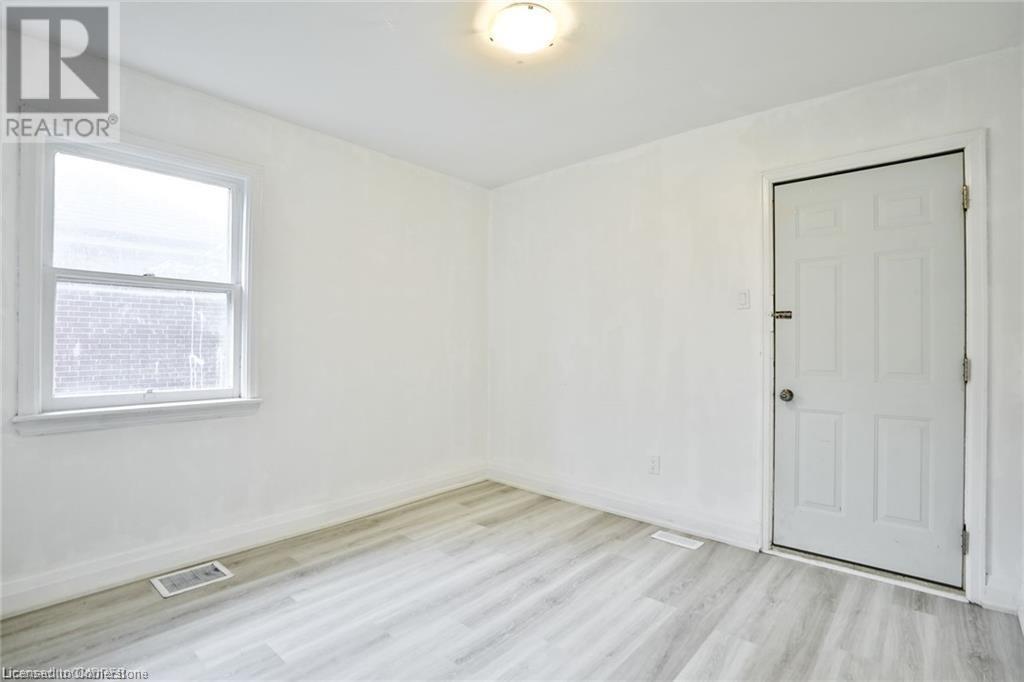 Photo 13 of 35 West 3rd Street, Hamilton ON
