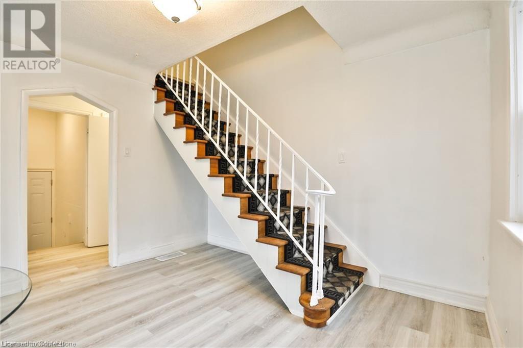 Photo 15 of 35 West 3rd Street, Hamilton ON