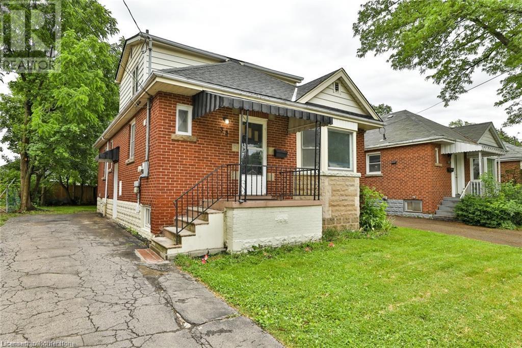 Photo 2 of 35 West 3rd Street, Hamilton ON