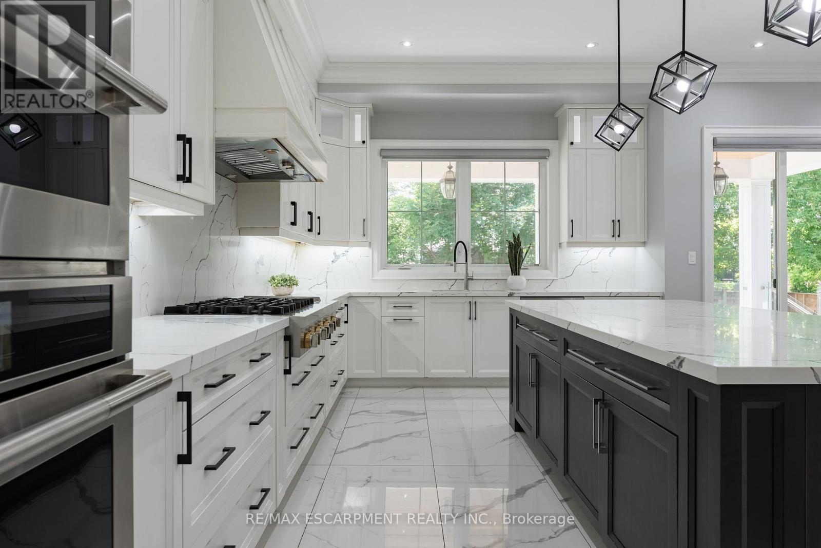 Photo 10 of 1368 Kenmuir Avenue, Mississauga ON